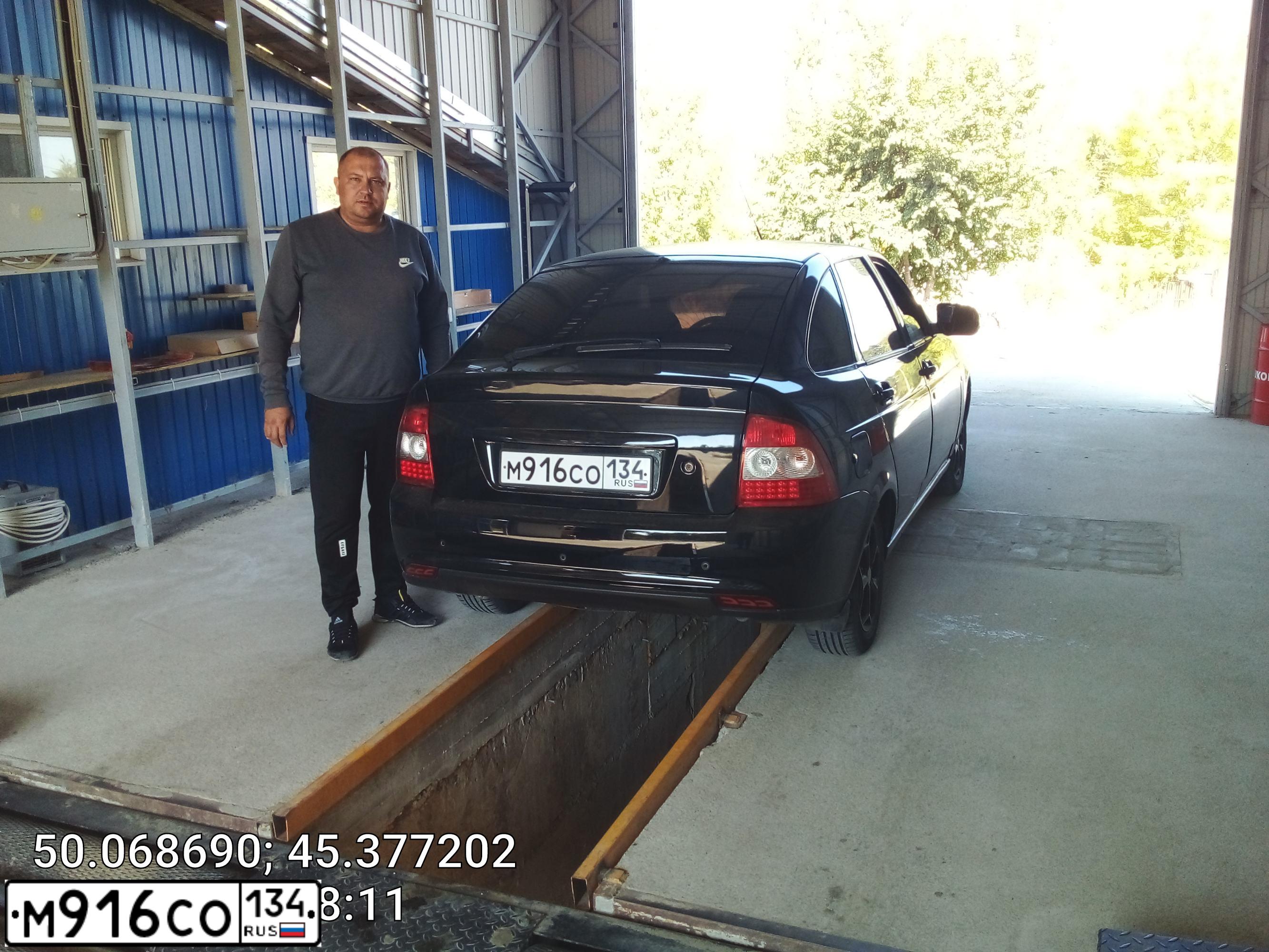 Фото автомобиля LADA 2172 PRIORA, 2011 — госномер О214ТХ58. Цвет: Сине-Черный
