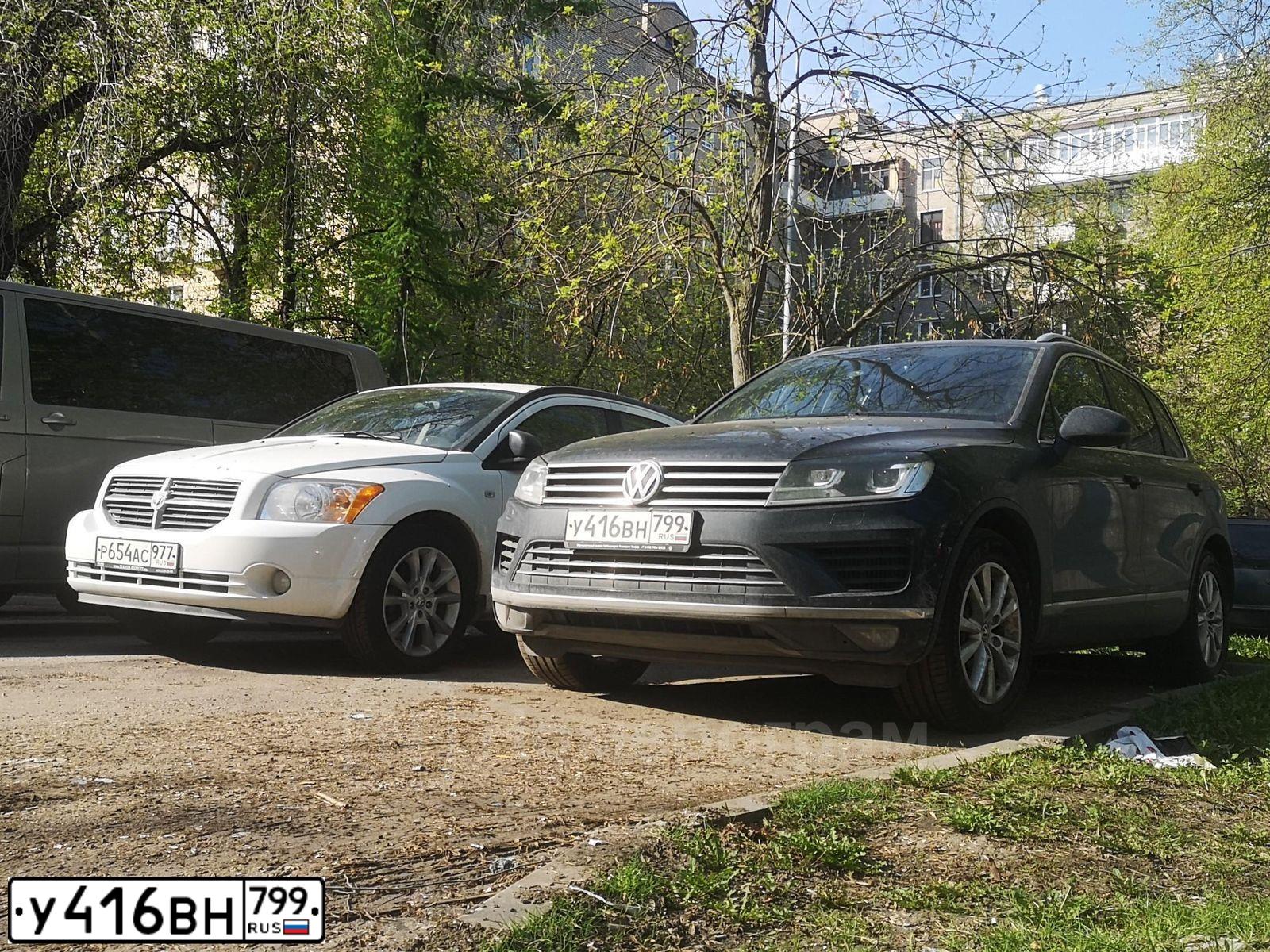 Фото автомобиля VOLKSWAGEN TOUAREG, 2016 — госномер У416ВН799. Цвет: ЧЕРНЫЙ