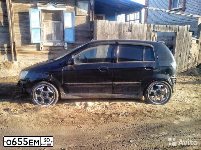 Фото автомобиля HYUNDAI GETZ, 2004 — госномер О655ЕМ30. Цвет: ЧЕРНЫЙ