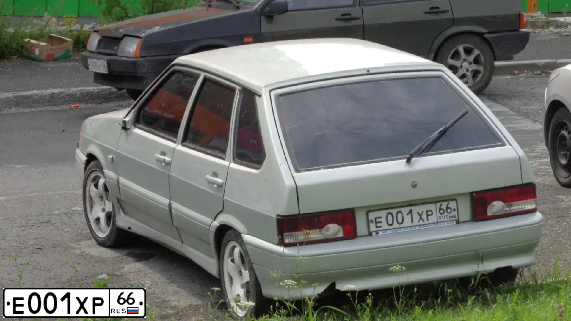 Фото автомобиля LADA 2114 SAMARA, 2006 — госномер К020КС53. Цвет: ЧЕРНЫЙ