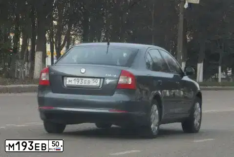 Фото автомобиля SKODA OCTAVIA, 2013 — госномер А089АР977. Цвет: ТЕМНО-СЕРЫЙ