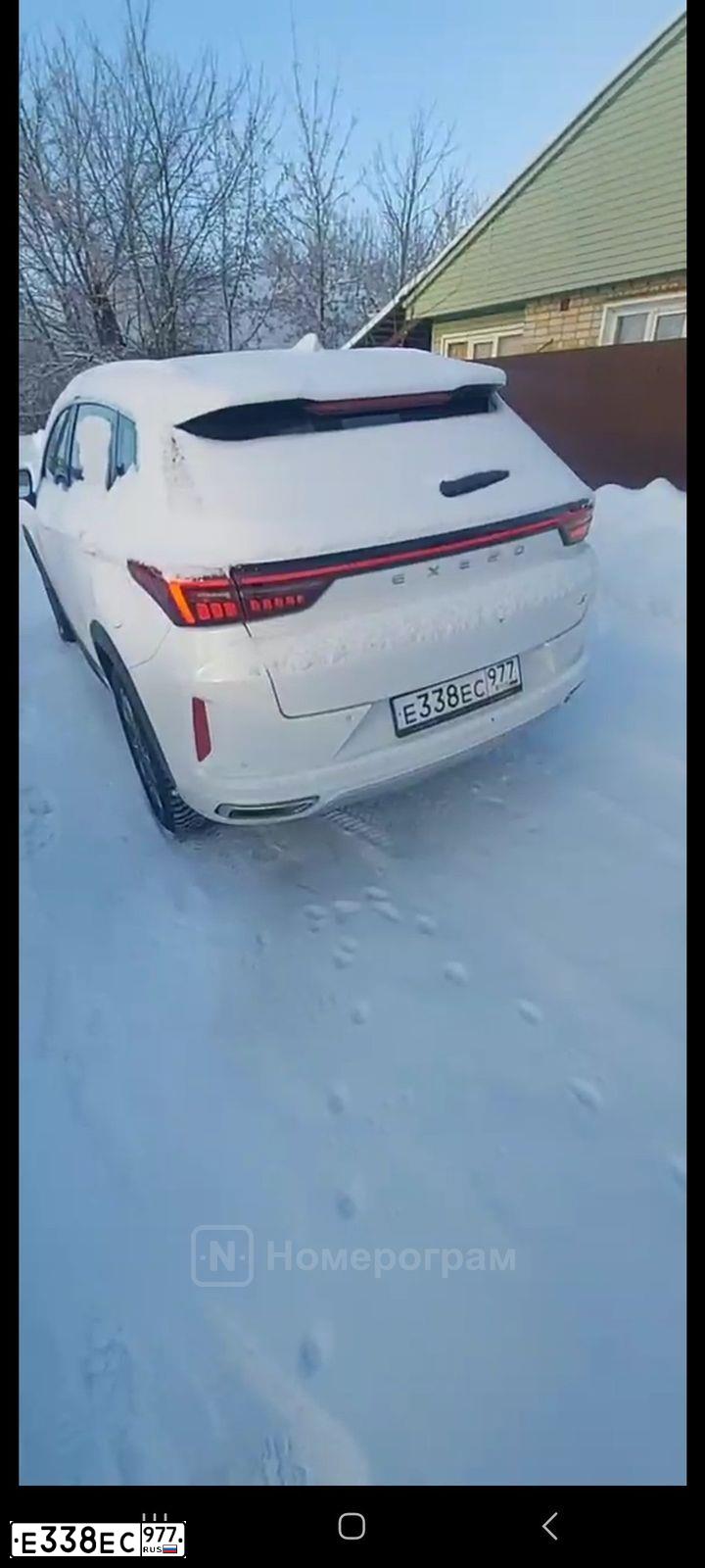Фото автомобиля EXEED LX, 2023 — госномер Е338ЕС977. Цвет: Белый