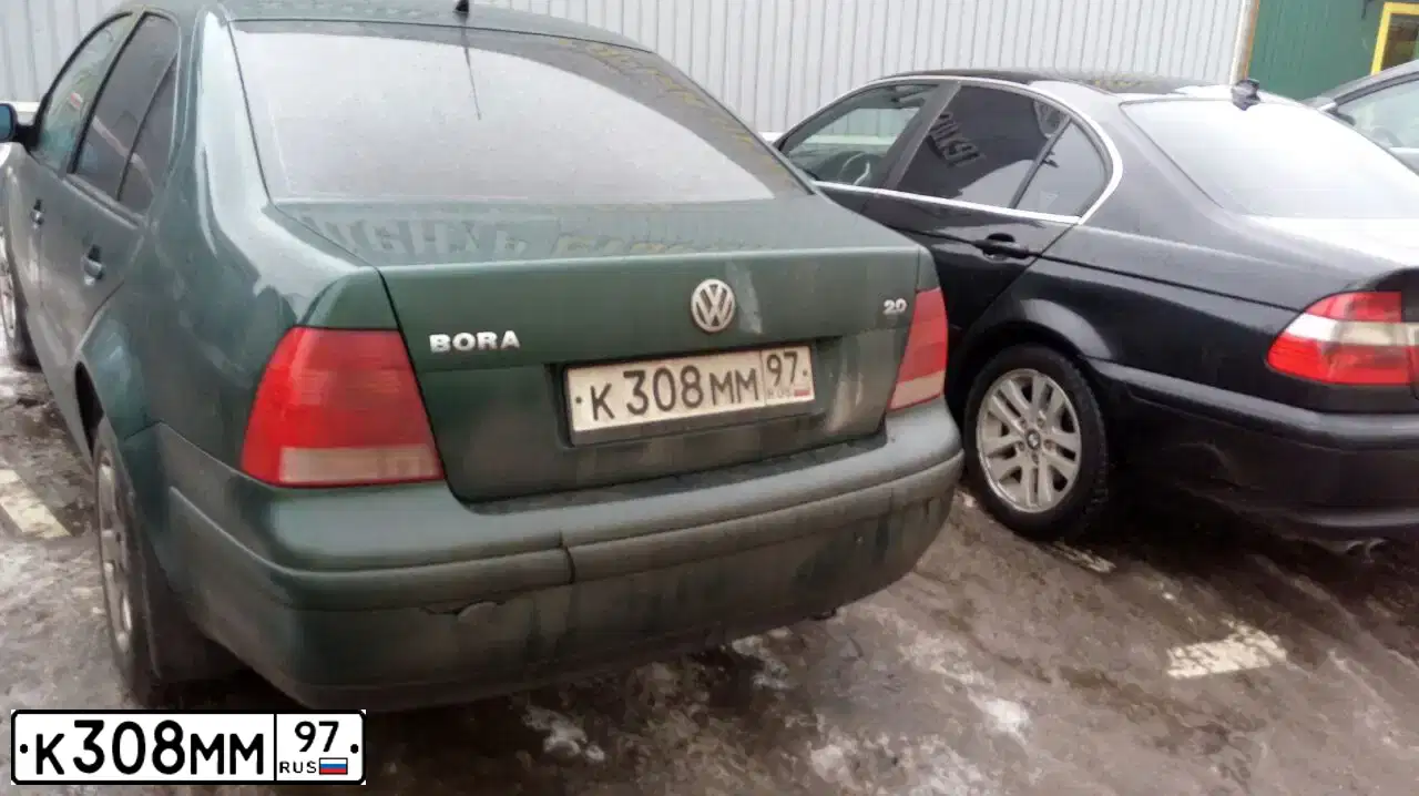 Фото автомобиля VOLKSWAGEN BORA, 1999 — госномер А451ВХ76. Цвет: ЗЕЛЕНЫЙ ТЕМНЫЙ
