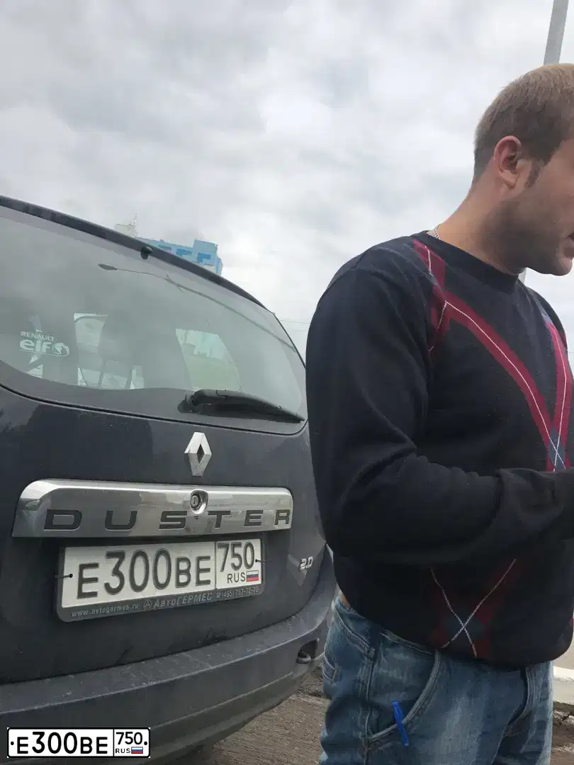 Фото автомобиля RENAULT DUSTER, 2014 — госномер Е300ВЕ750. Цвет: СИНИЙ ТЕМНЫЙ
