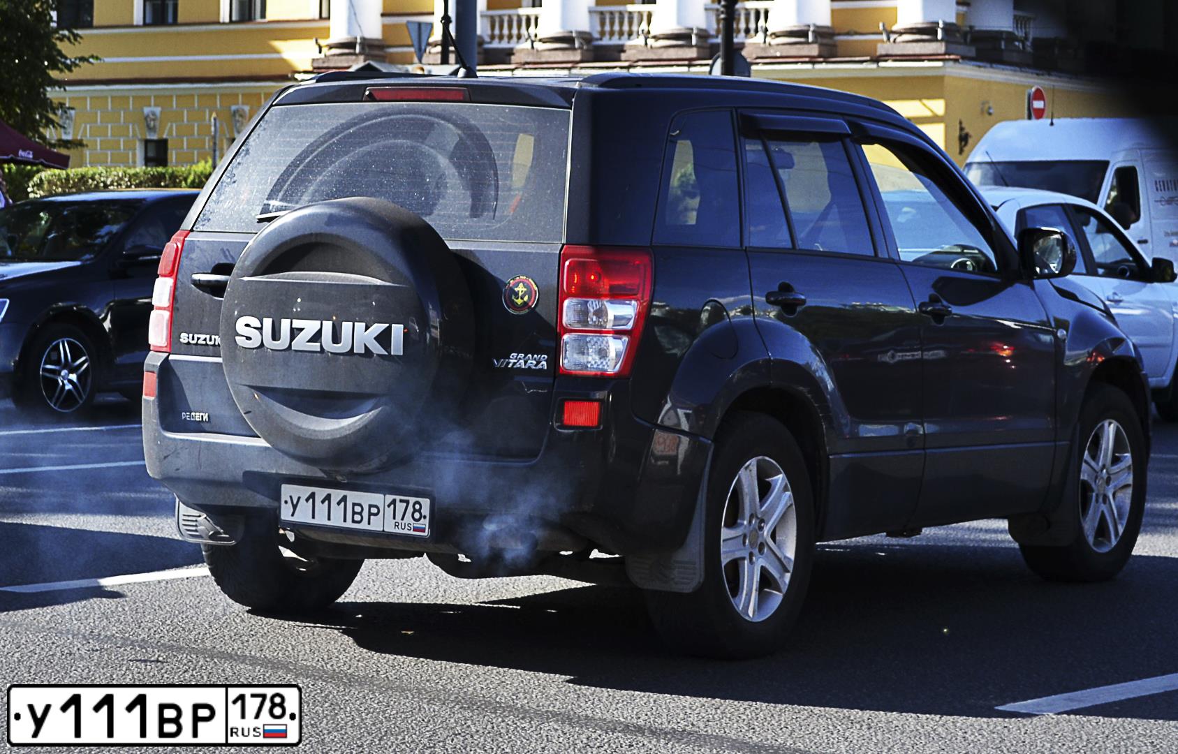 Фото автомобиля SUZUKI /GRAND/ VITARA, 2006 — госномер Т767КР199. Цвет: ЧЕРНЫЙ