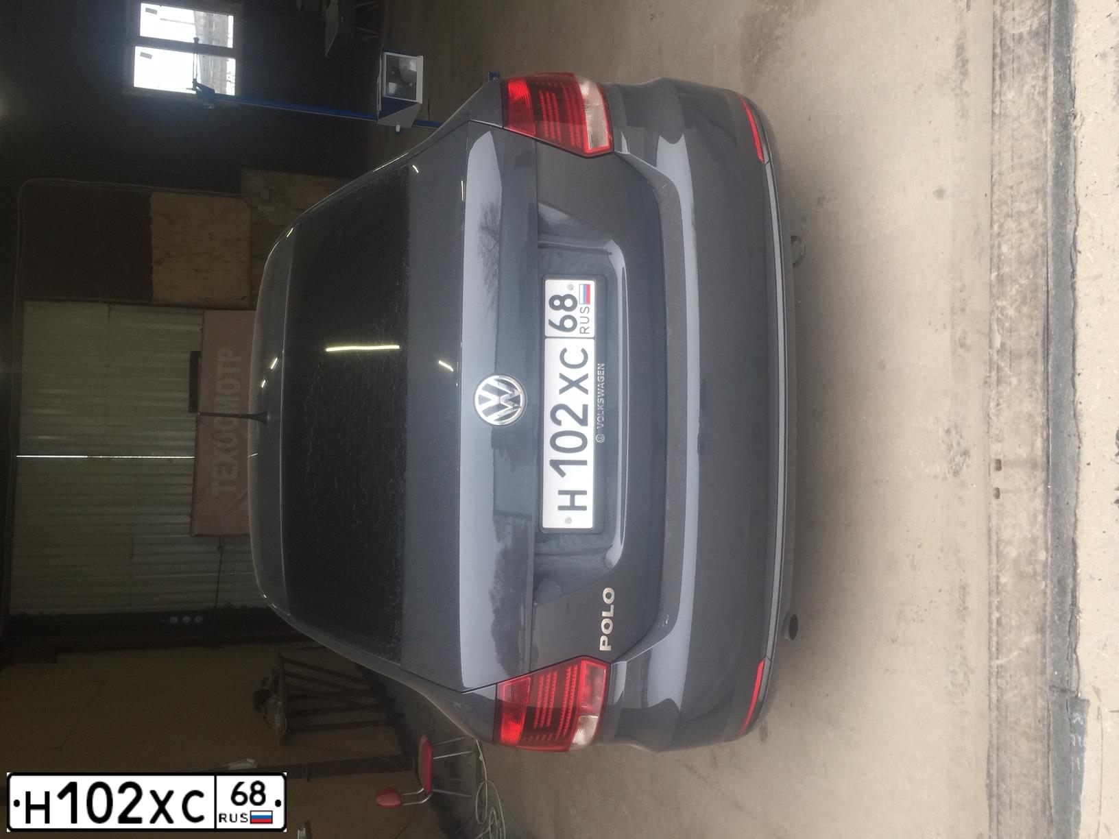 Фото автомобиля VOLKSWAGEN POLO, 2016 — госномер Н102ХС68. Цвет: Серый