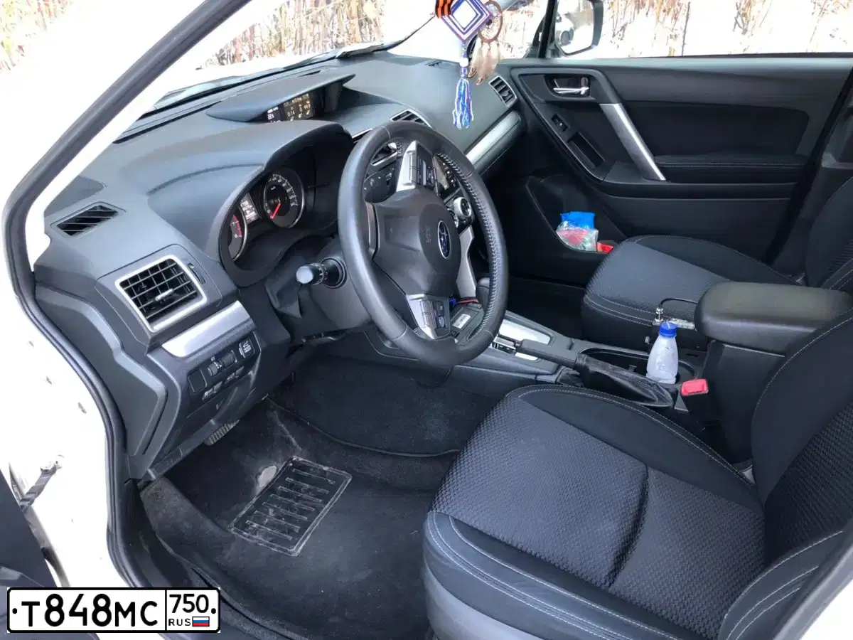Фото автомобиля SUBARU FORESTER, 2015 — госномер Н458НК799. Цвет: Белый