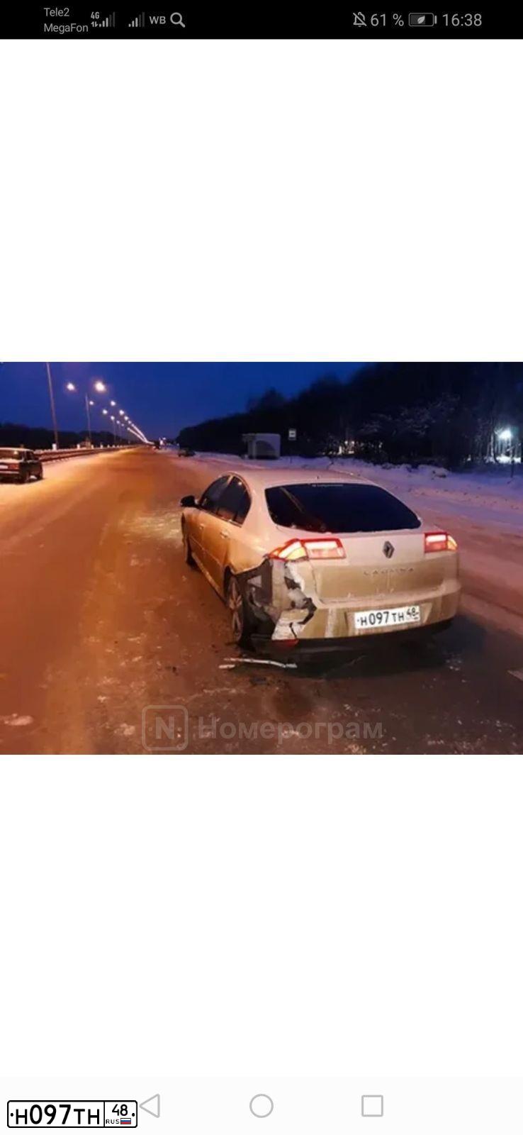 Фото автомобиля RENAULT LAGUNA, 2007 — госномер Х370НН31. Цвет: БЕЛЫЙ