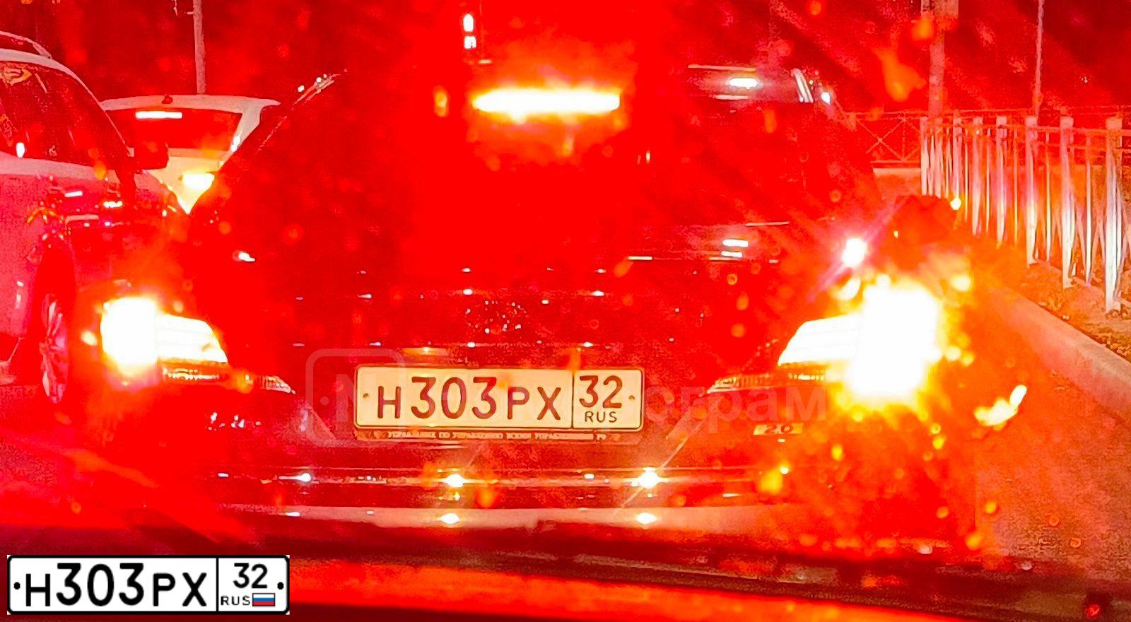 Фото автомобиля HYUNDAI I40, 2014 — госномер Н303РХ32. Цвет: СИНИЙ