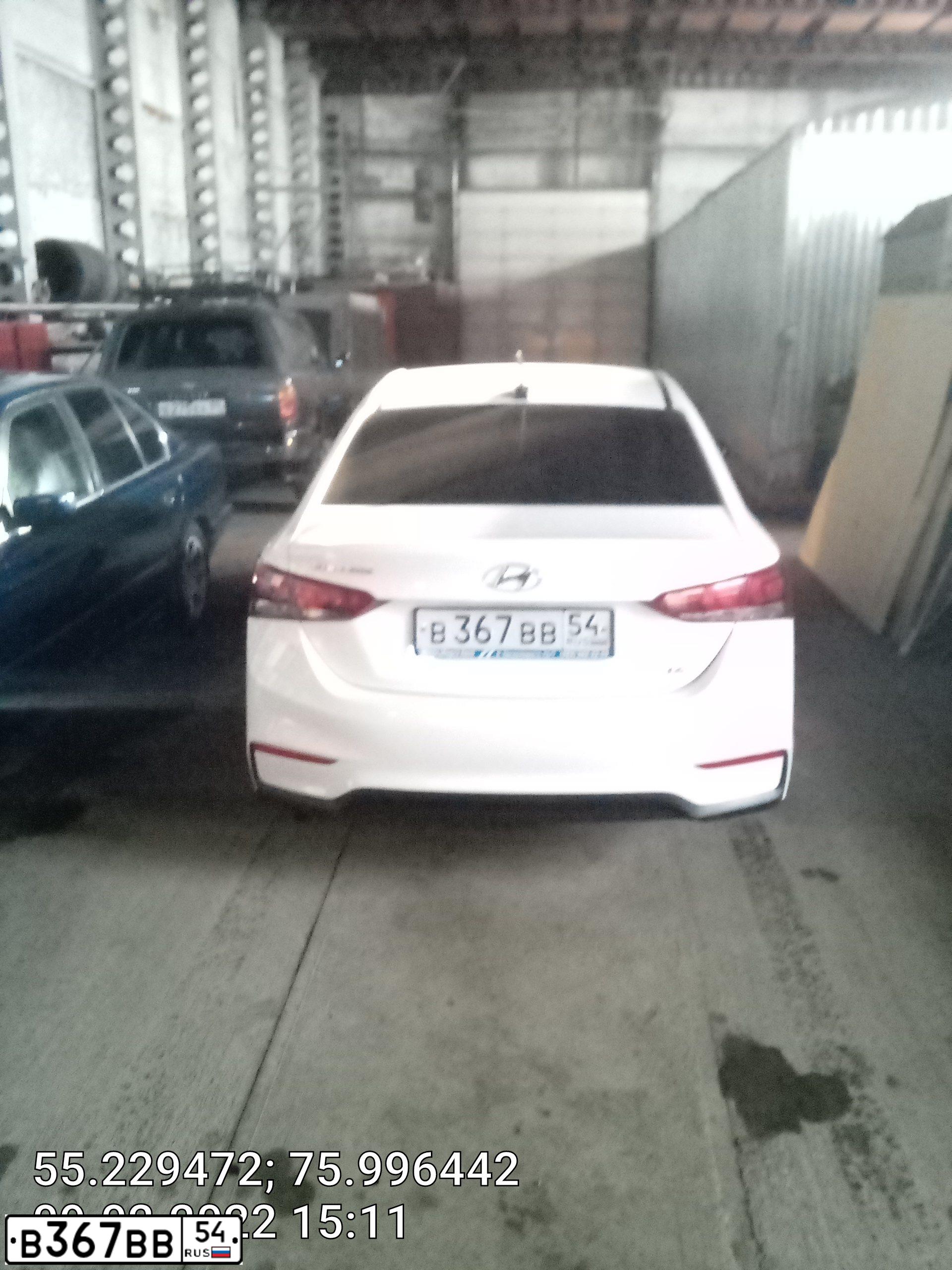 Фото автомобиля HYUNDAI SOLARIS, 2017 — госномер Е678АР977. Цвет: СВЕТЛО КОРИЧНЕВЫЙ