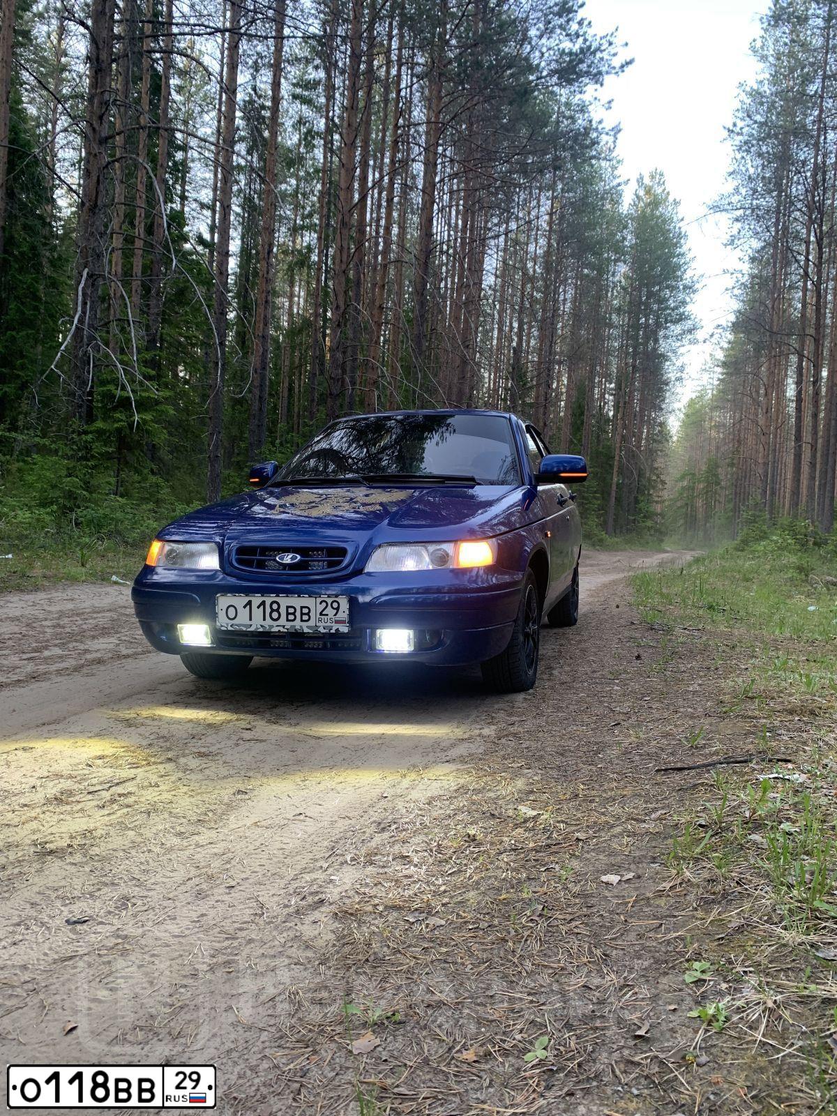 Фото автомобиля LADA 2110, 2005 — госномер О118ВВ29. Цвет: СЕРЕБРИСТО-ТЕМНО-СИНИЙ