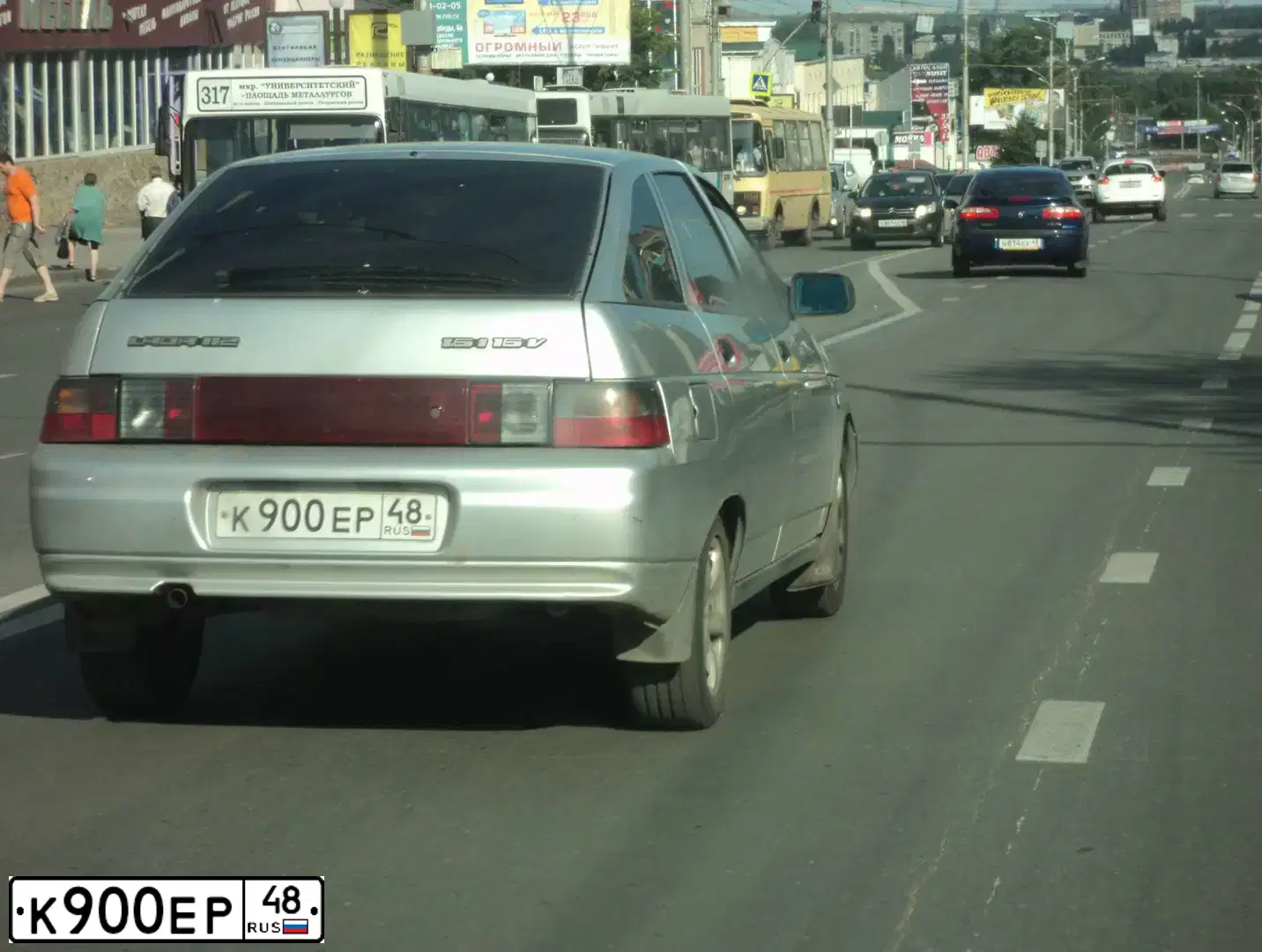 Фото автомобиля LADA 2112, 2006 — госномер К900ЕР48. Цвет: СВЕТЛО-СЕРЕБ МЕТАЛЛ