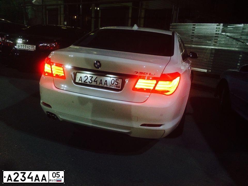 Фото автомобиля MERCEDES GL-KLASSE, 2011 — госномер А243АА05. Цвет: ТЕМНО-КОРИЧНЕВЫЙ