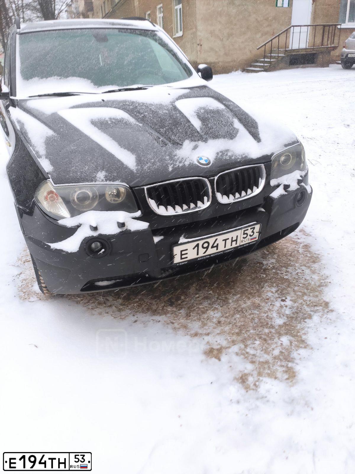 Фото автомобиля BMW X3, 2004 — госномер Е194ТН53. Цвет: ЧЕРНЫЙ МЕТАЛЛИК