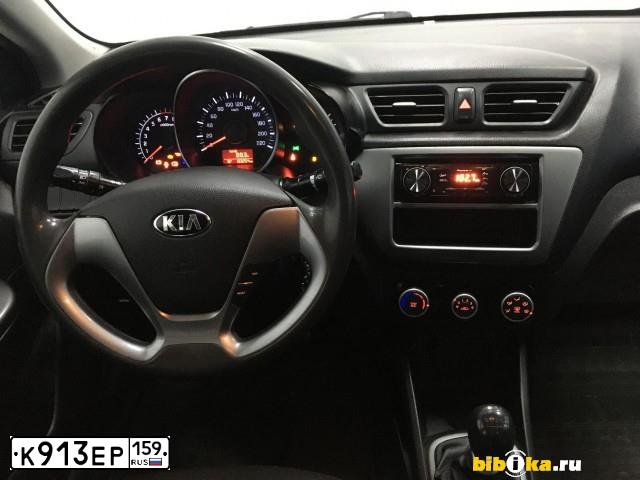 Фото автомобиля KIA RIO, 2015 — госномер К913ЕР159. Цвет: Белый