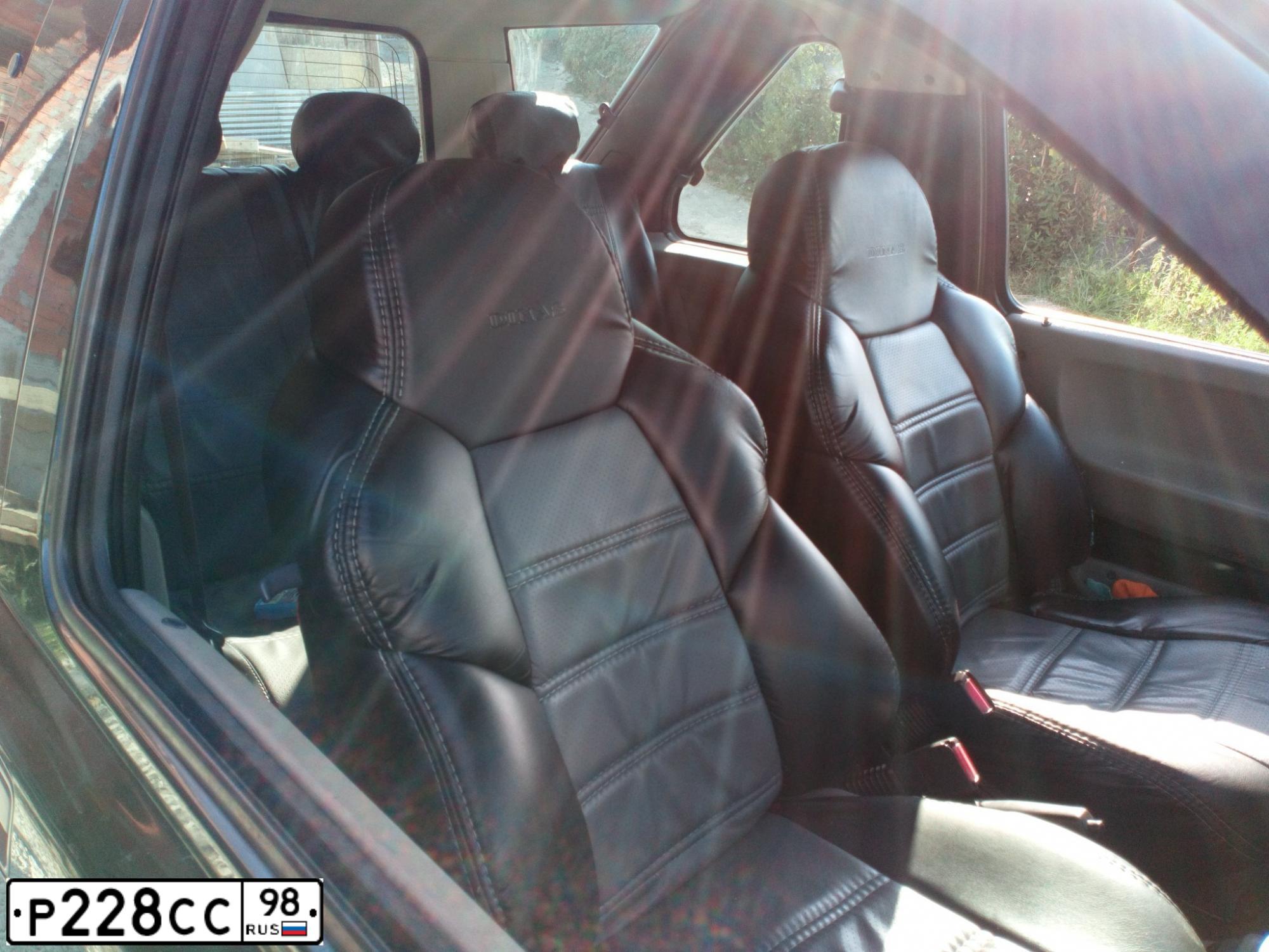 Фото автомобиля SSANGYONG KYRON, 2011 — госномер М482МК797. Цвет: СЕРЕБРИСТЫЙ