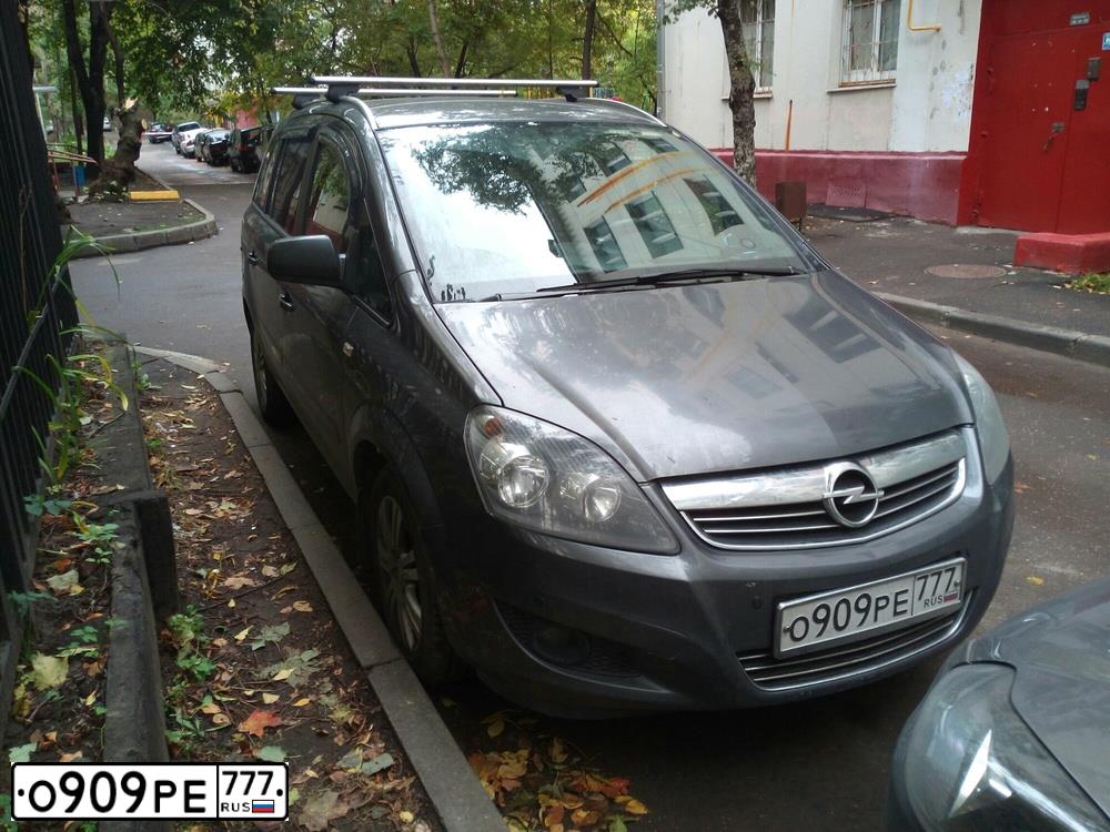 Фото автомобиля OPEL ZAFIRA, 2012 — госномер О069ЕХ198. Цвет: ТЕМНО-СЕРЫЙ