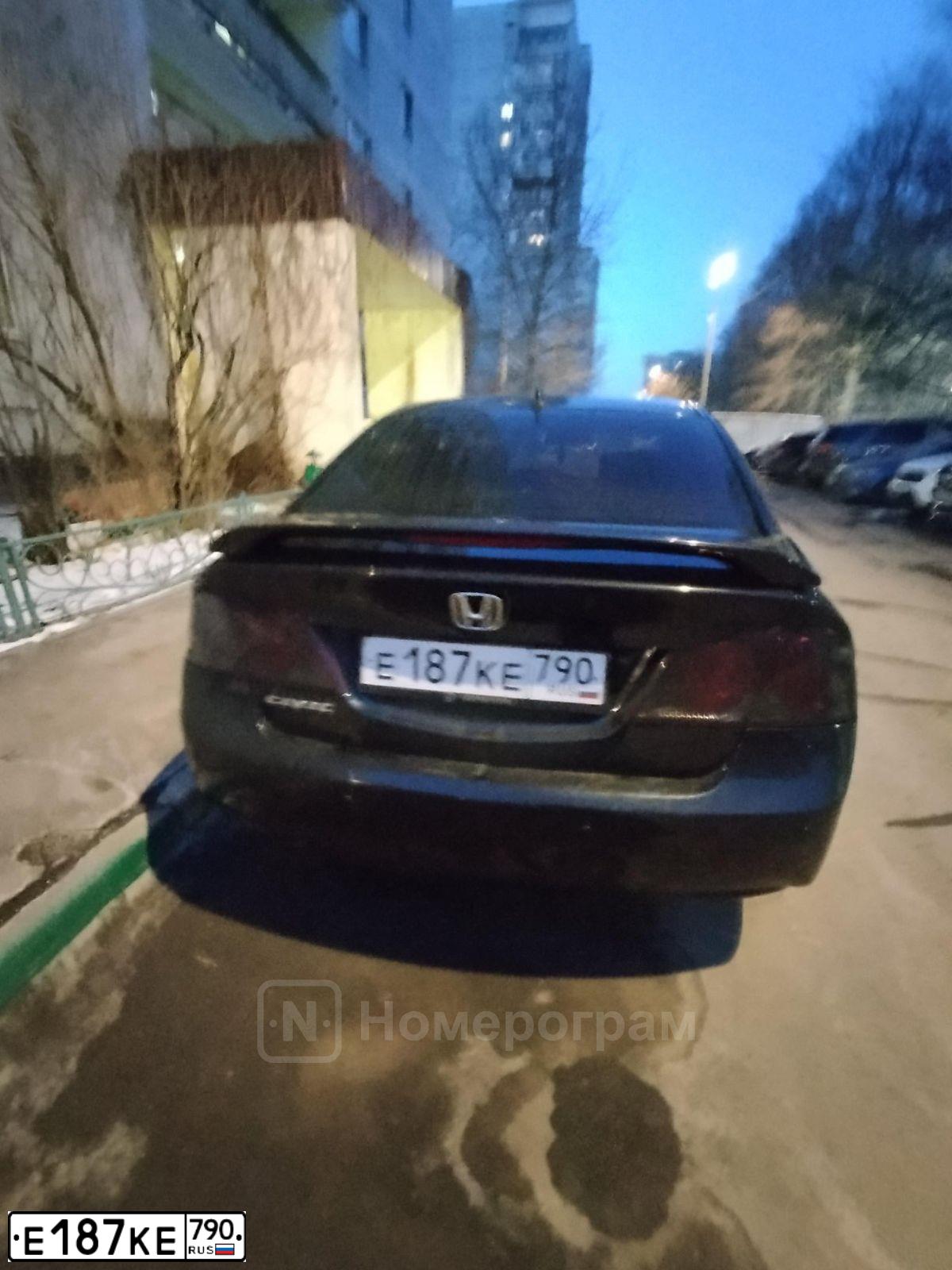 Фото автомобиля HONDA CIVIC, 2007 — госномер О101ОО97. Цвет: ЧЕРНЫЙ