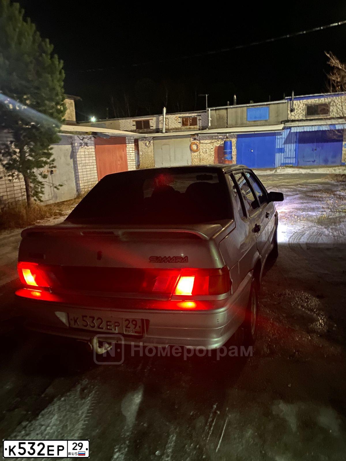 Фото автомобиля ЛАДА 211540 LADA SAMARA, 2011 — госномер Р979СК29. Цвет: СВЕТЛО-СЕРЫЙ