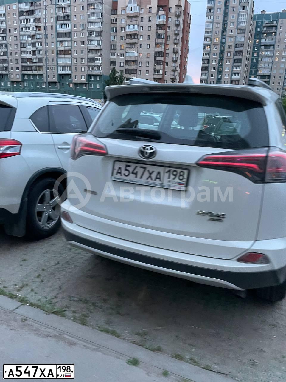 Фото автомобиля TOYOTA RAV4, 2018 — госномер А547ХА198. Цвет: БЕЛЫЙ ПЕРЛАМУТР