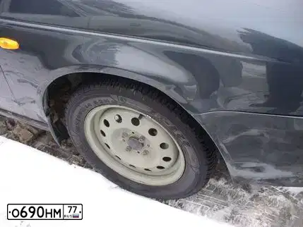 Фото автомобиля ROVER 400-SERIE, 1997 — госномер О690НМ77. Цвет: ЗЕЛЕНЫЙ ТЕМ-ЗЕЛЕН