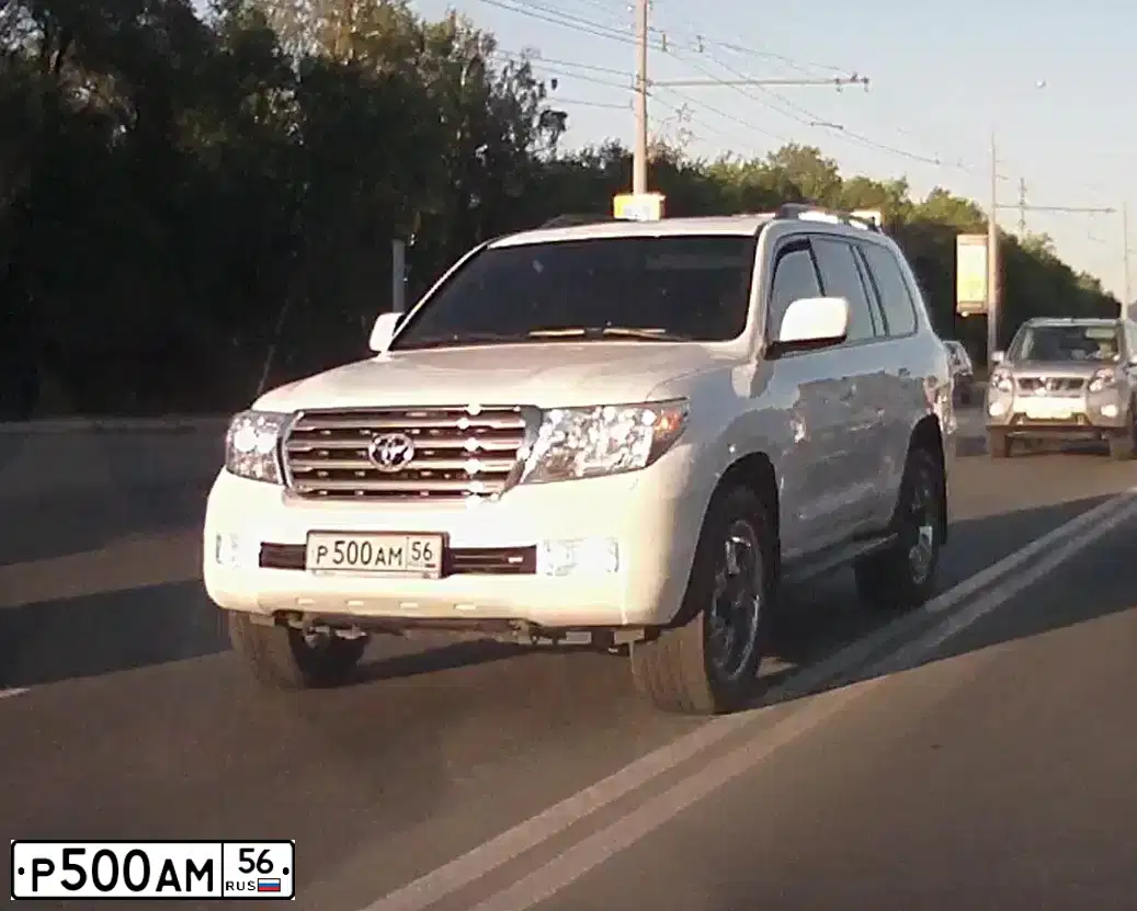 Фото автомобиля TOYOTA LANDCRUISER 200, 2008 — госномер Р500АМ56