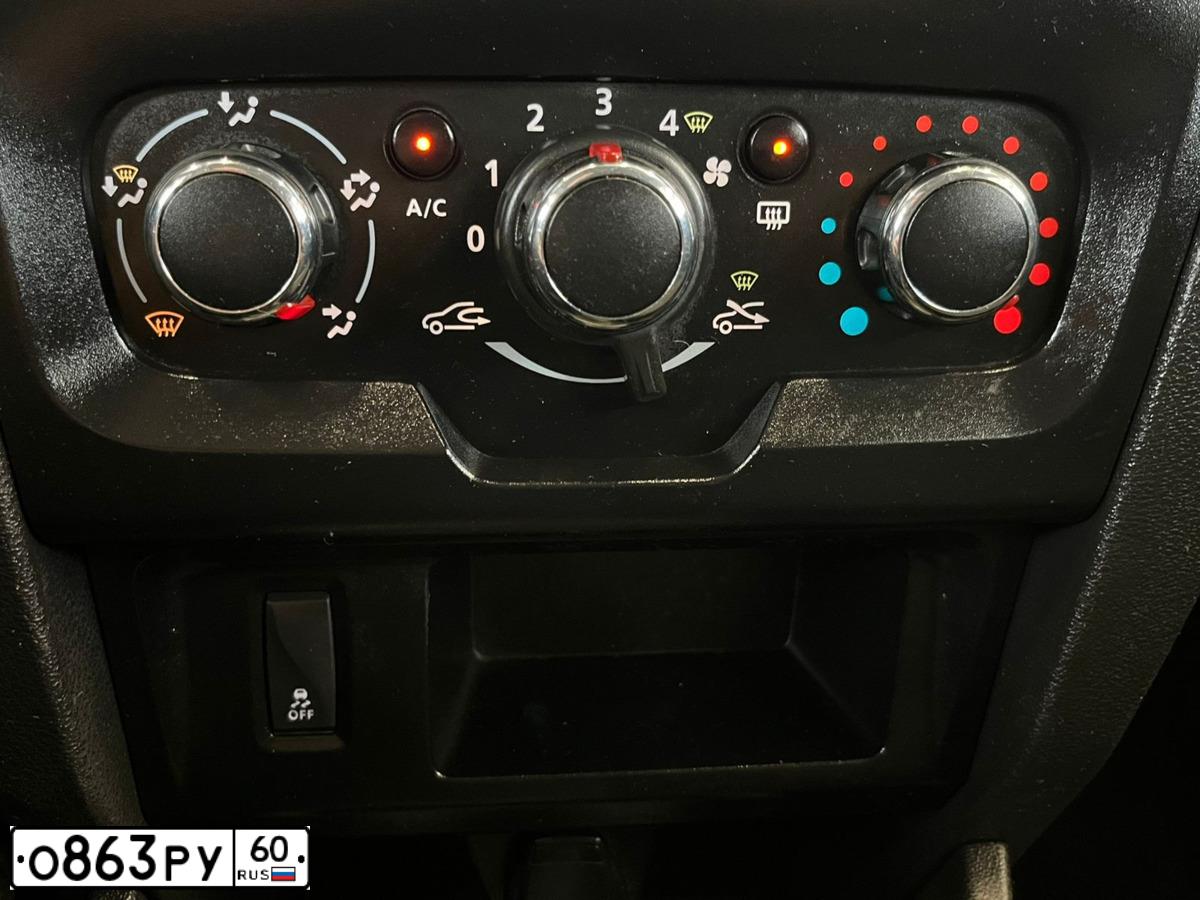 Фото автомобиля LADA XRAY, 2019 — госномер Е875МО198. Цвет: Белый