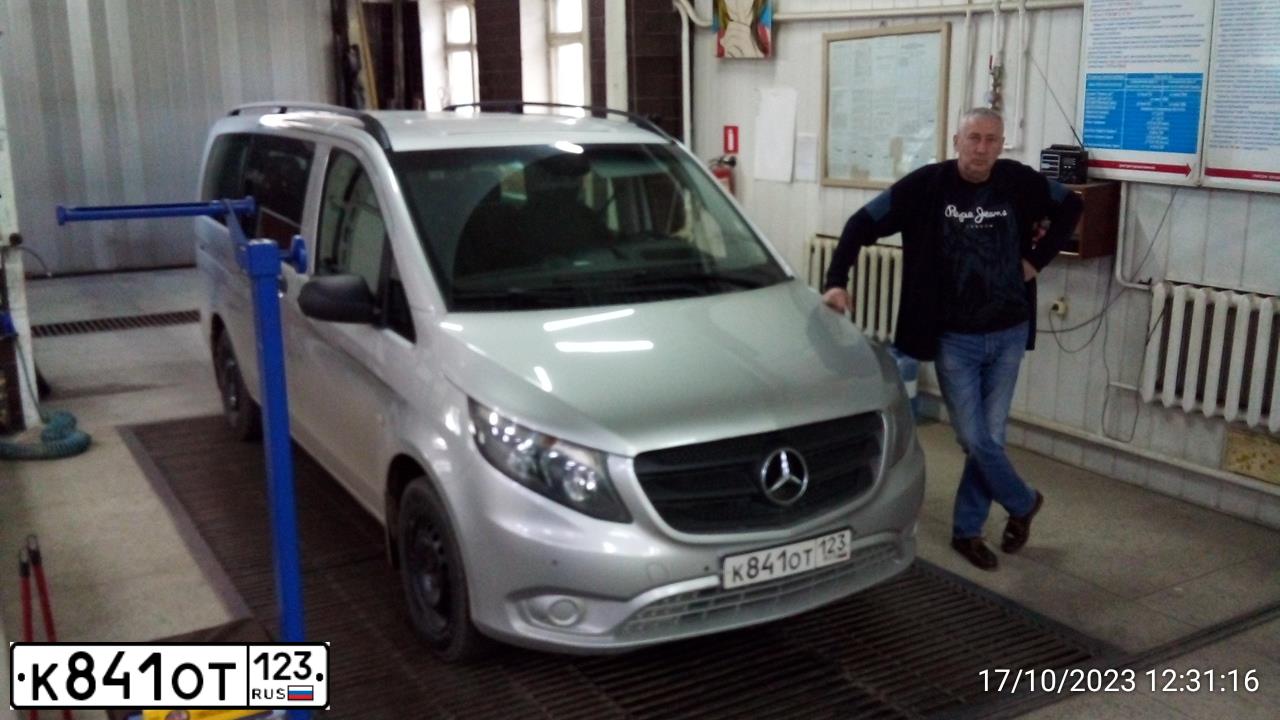 Фото автомобиля MERCEDES VITO, 2014 — госномер К841ОТ123. Цвет: серебристый