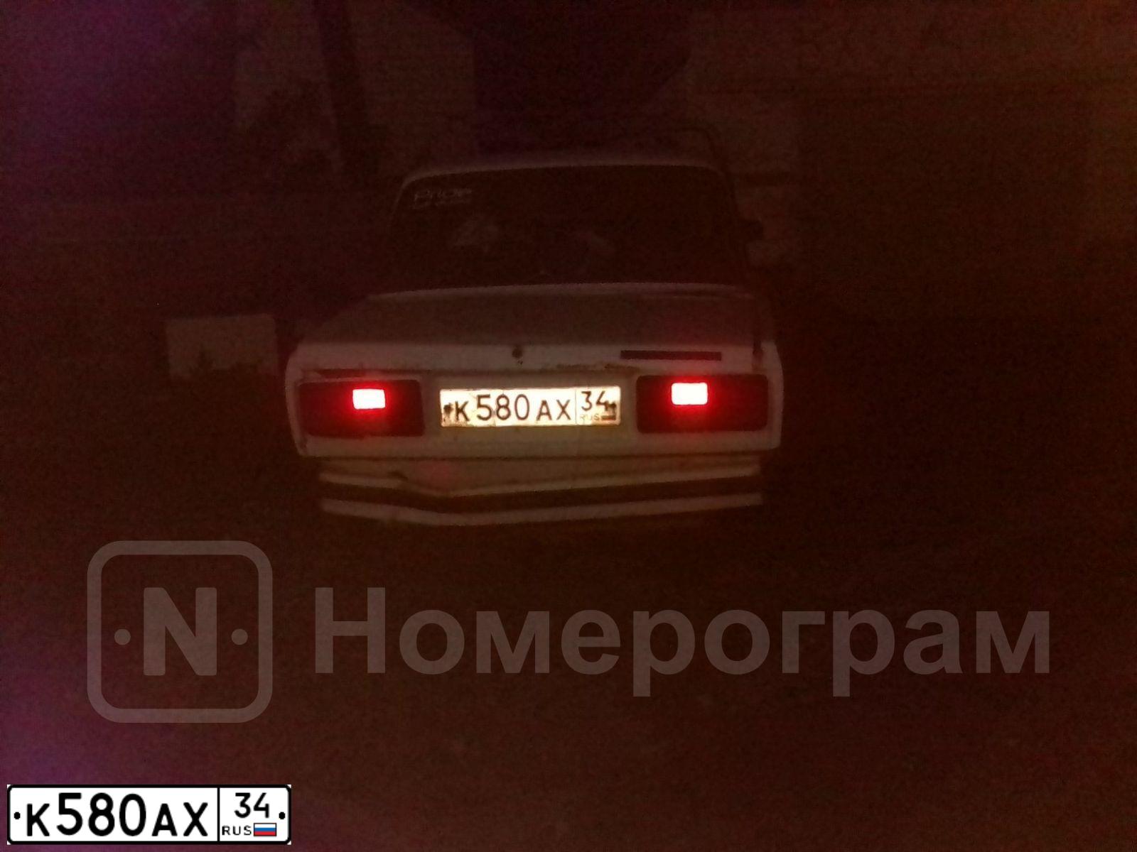 Фото автомобиля LADA 2105, 2004 — госномер К580АХ34. Цвет: ЯРКО БЕЛЫЙ