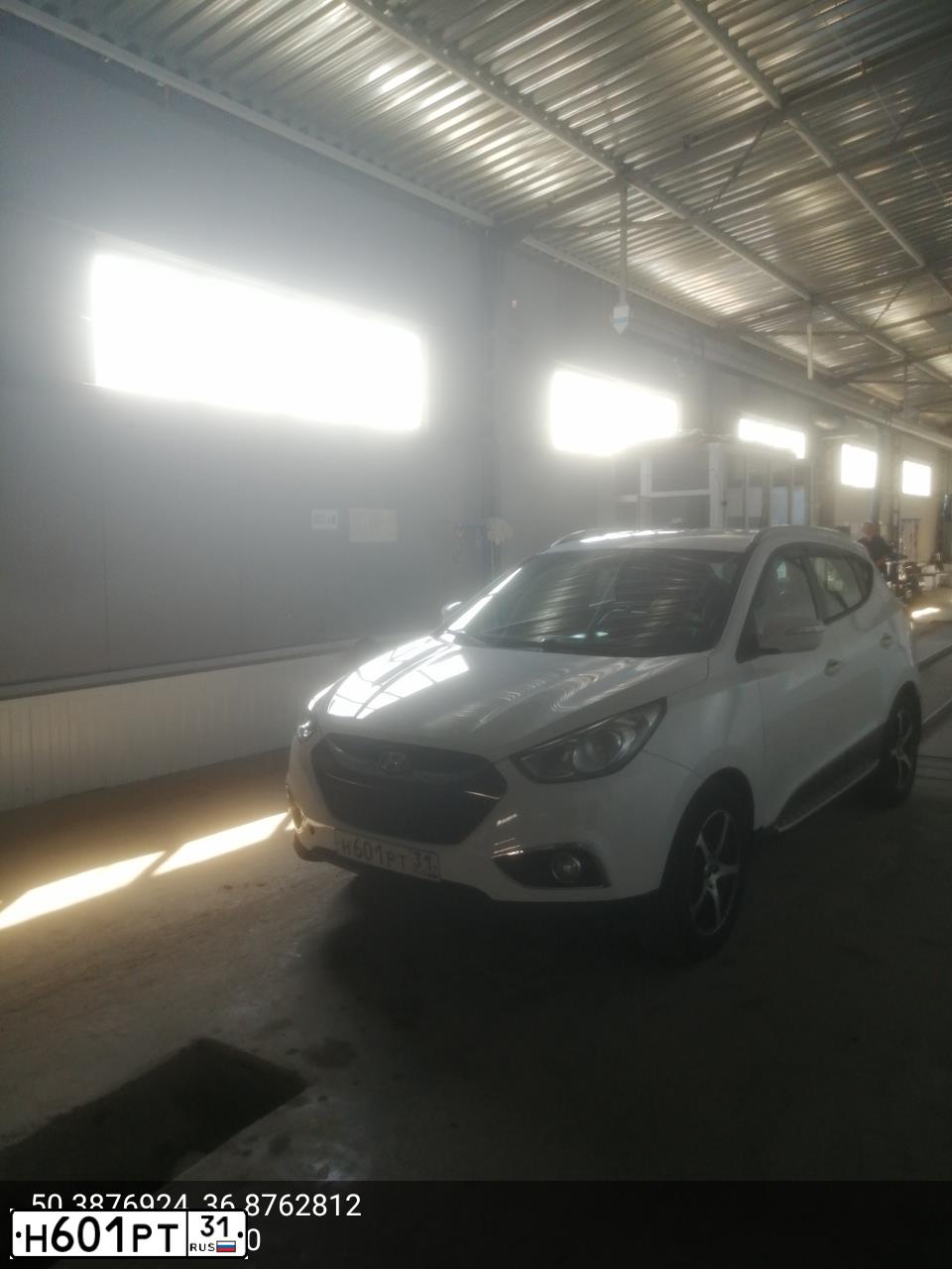 Фото автомобиля HYUNDAI IX35, 2012 — госномер Н601РТ31. Цвет: Белый