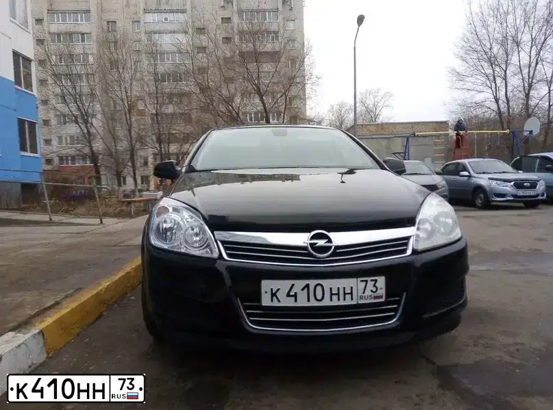 Фото автомобиля OPEL ASTRA, 2011 — госномер М525ЕУ73. Цвет: ЧЕРНЫЙ
