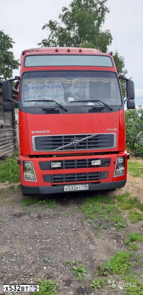 Фото автомобиля VOLVO SERIE FH /4X2/, 2004 — госномер Х532ВТ178. Цвет: Красный