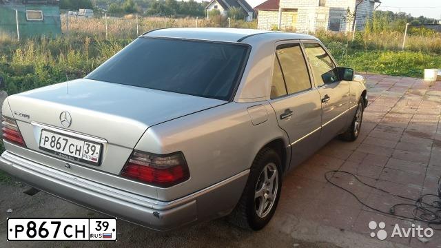 Фото автомобиля MERCEDES E-KLASSE, 1994 — госномер С997ТВ39. Цвет: СЕРЕБРИСТЫЙ