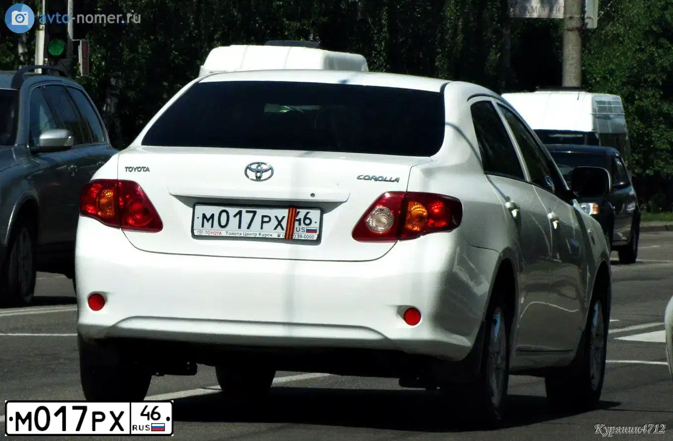 Фото автомобиля TOYOTA COROLLA, 2008 — госномер М017РХ46. Цвет: Белый