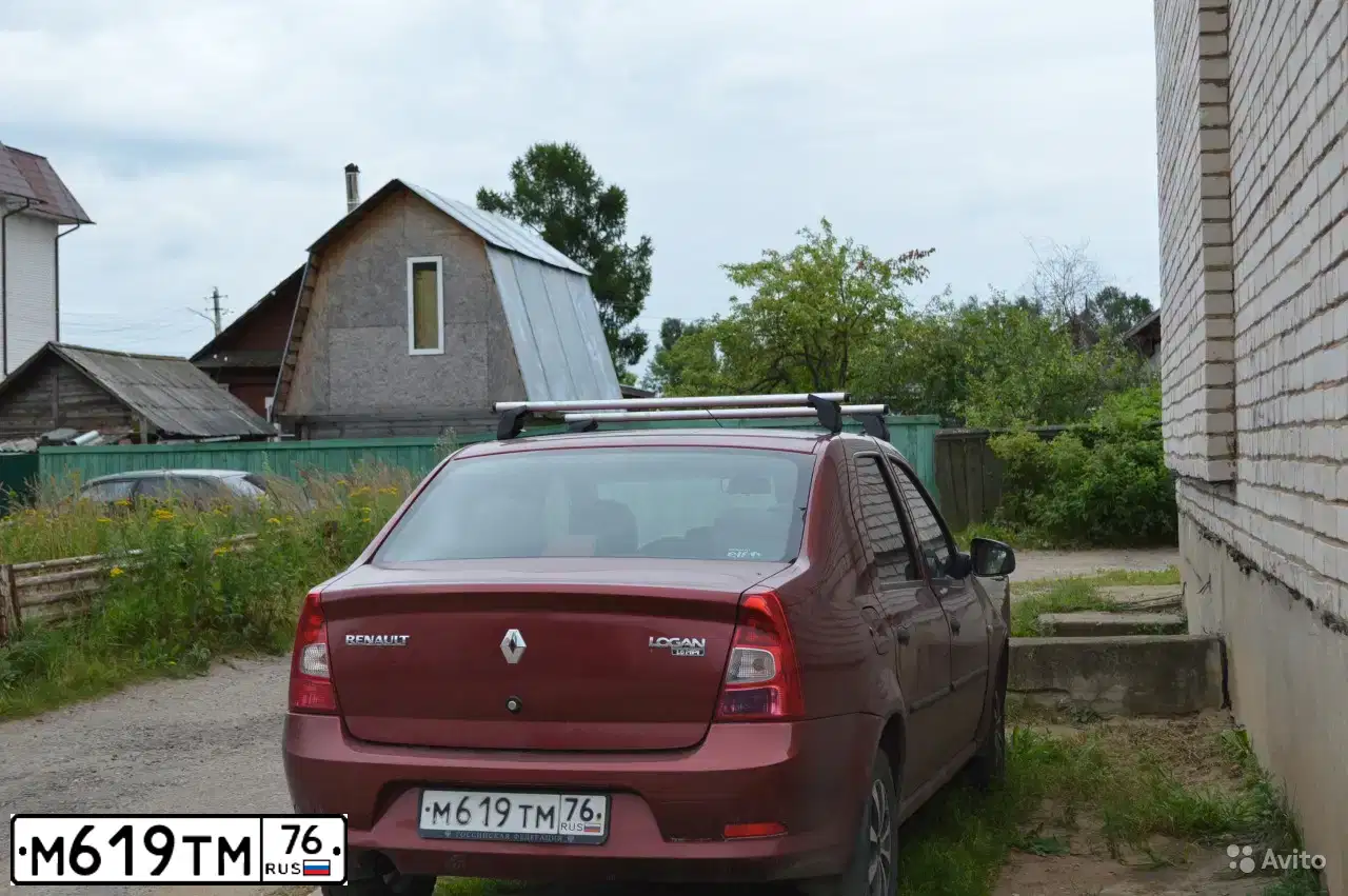 Фото автомобиля RENAULT LOGAN, 2010 — госномер М619ТМ76. Цвет: БЕЛЫЙ