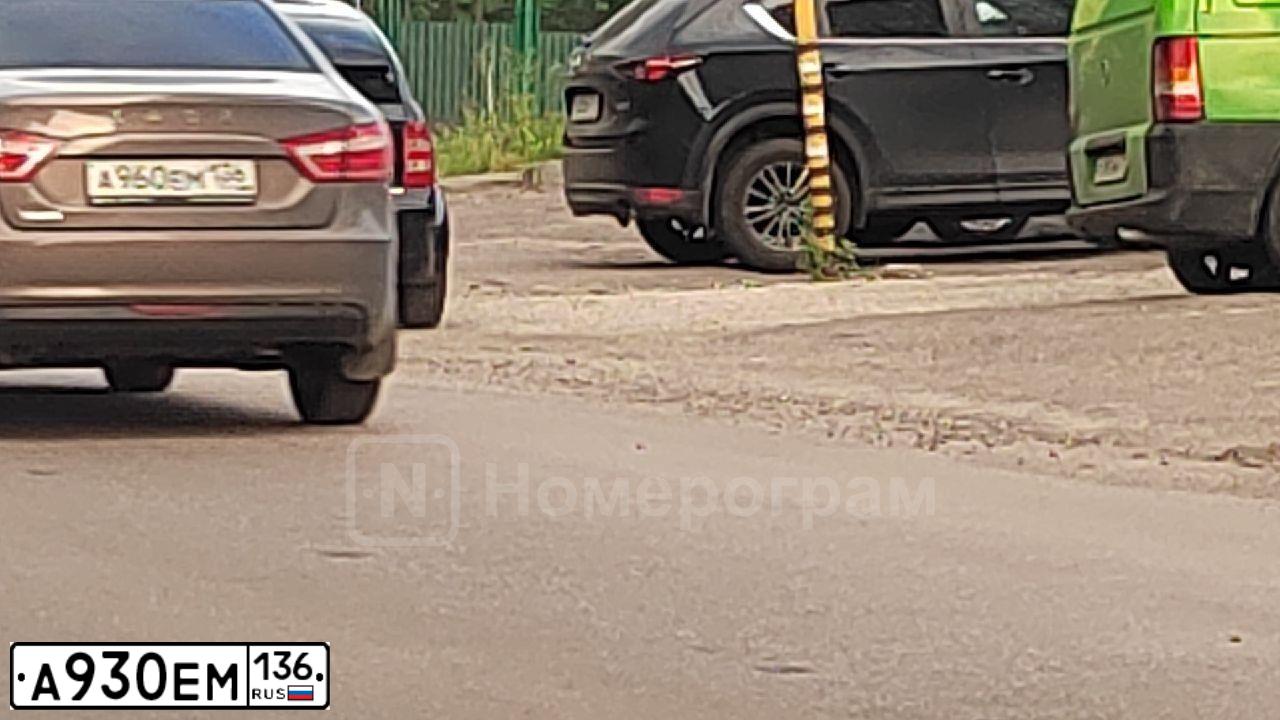 Фото автомобиля LADA 2172 PRIORA, 2008 — госномер А930ЕМ136. Цвет: СЕРЫЙ