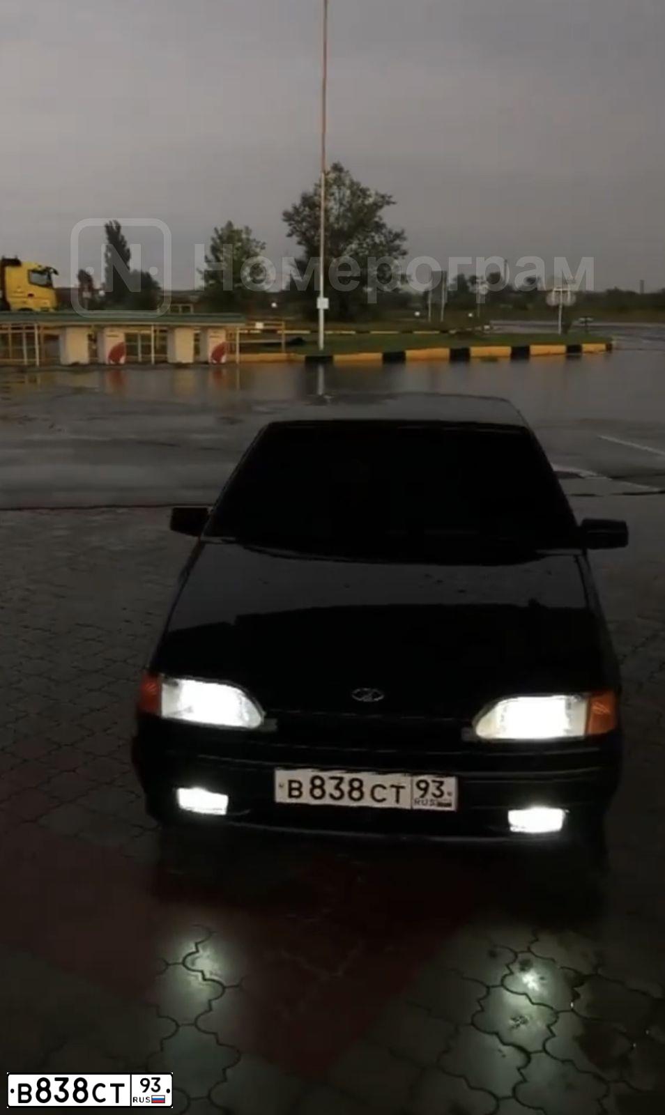 Фото автомобиля LADA 2114, 2009 — госномер Е631РМ193. Цвет: СИНЕ-ЧЕРНЫЙ