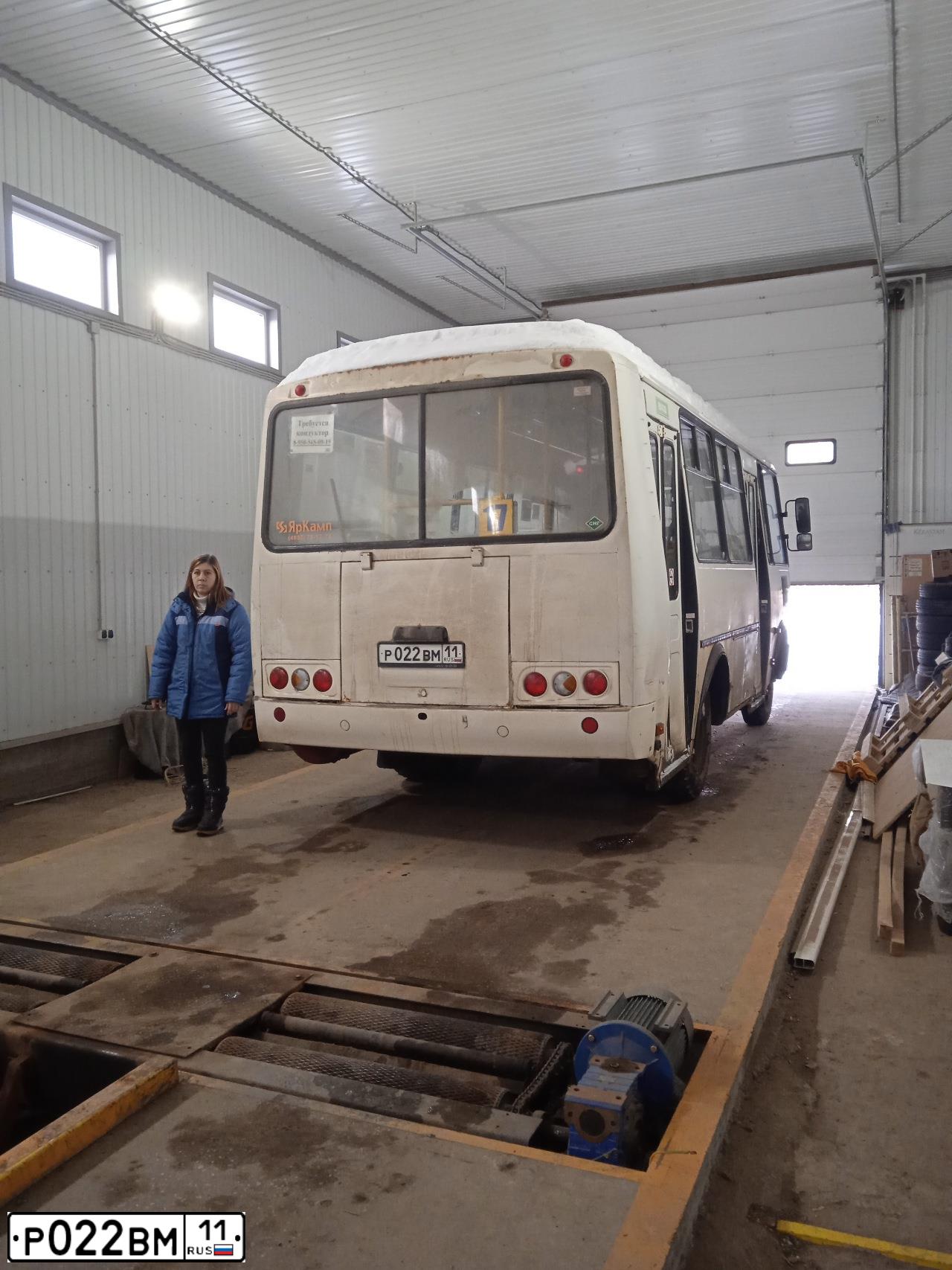 Фото автомобиля ПАЗ 3205, 2016 — госномер Е398УУ156. Цвет: Белый