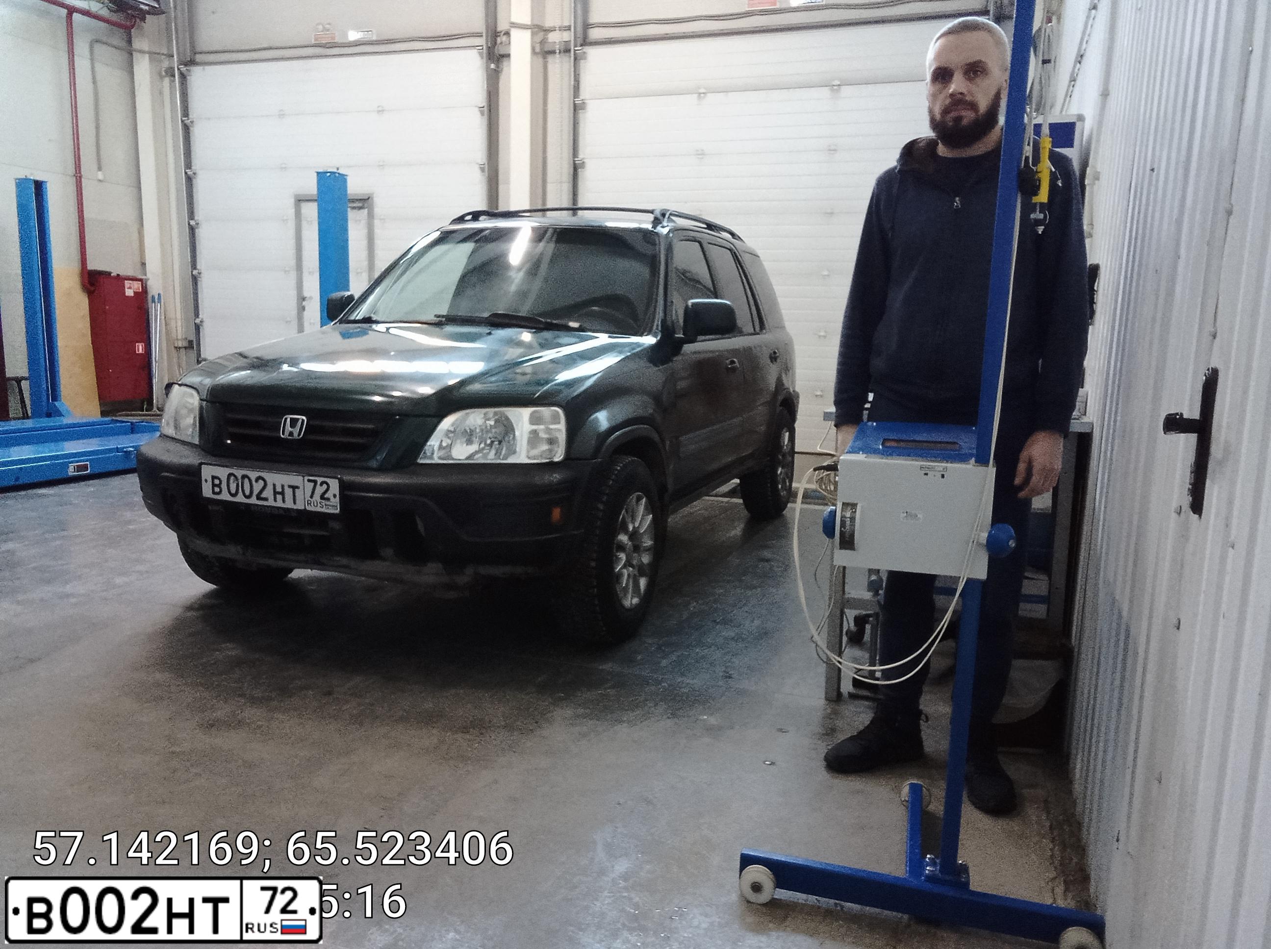 Фото автомобиля HONDA CR-V, 2000 — госномер В002НТ72. Цвет: ЗЕЛЕНЫЙ