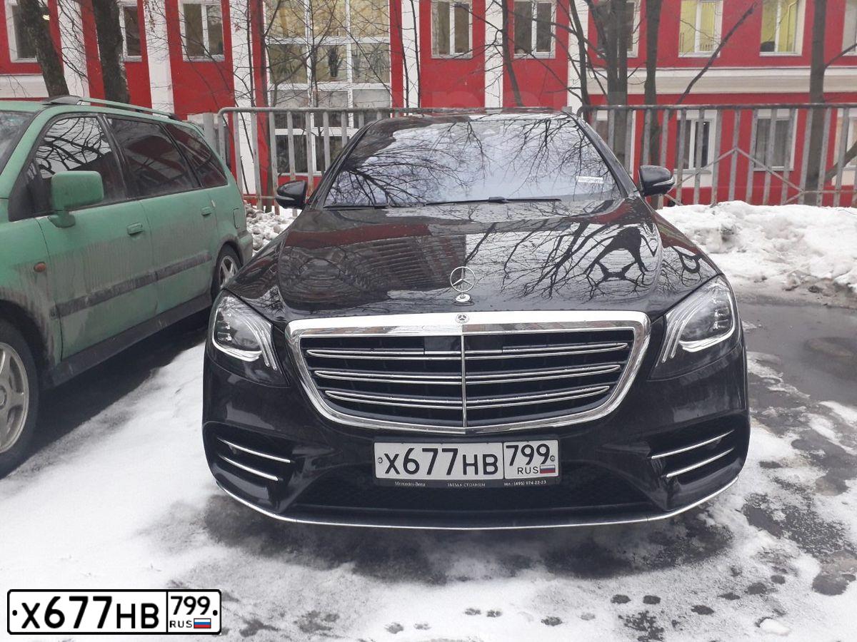 Фото автомобиля MERCEDES S-KLASSE, 2018 — госномер О258ОЕ799. Цвет: ЧЕРНЫЙ