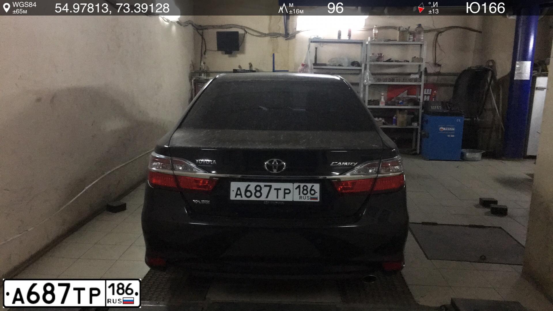 Фото автомобиля TOYOTA CAMRY, 2015 — госномер Х412ВМ186. Цвет: ЧЕРНЫЙ МЕТАЛЛИК