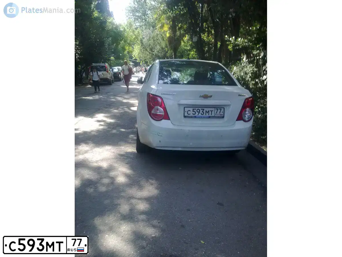 Фото автомобиля CHEVROLET AVEO, 2013 — госномер Х021РМ750. Цвет: Белый