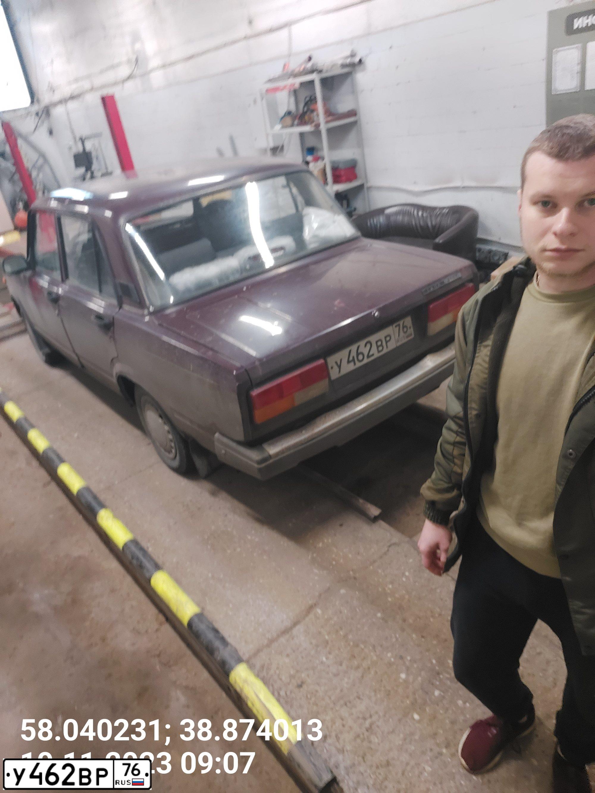 Фото автомобиля LADA 2107 LADA, 2009 — госномер Р151АС76. Цвет: ТЕМНО ВИШНЕВЫЙ
