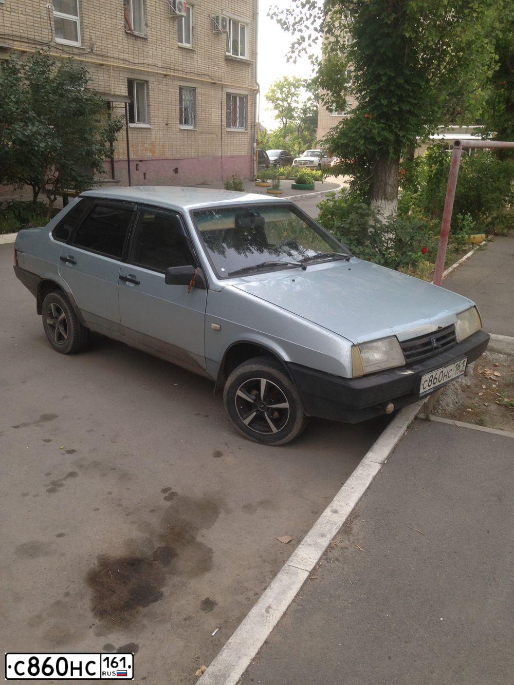 Фото автомобиля LADA 2109 SAMARA, 2000 — госномер С860НС161. Цвет: СЕРЕБРИСТО-ГОЛУБОЙ