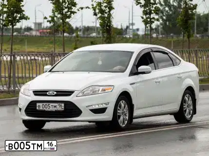 Фото автомобиля FORD MONDEO, 2016 — госномер В005ТМ16. Цвет: Серебристый
