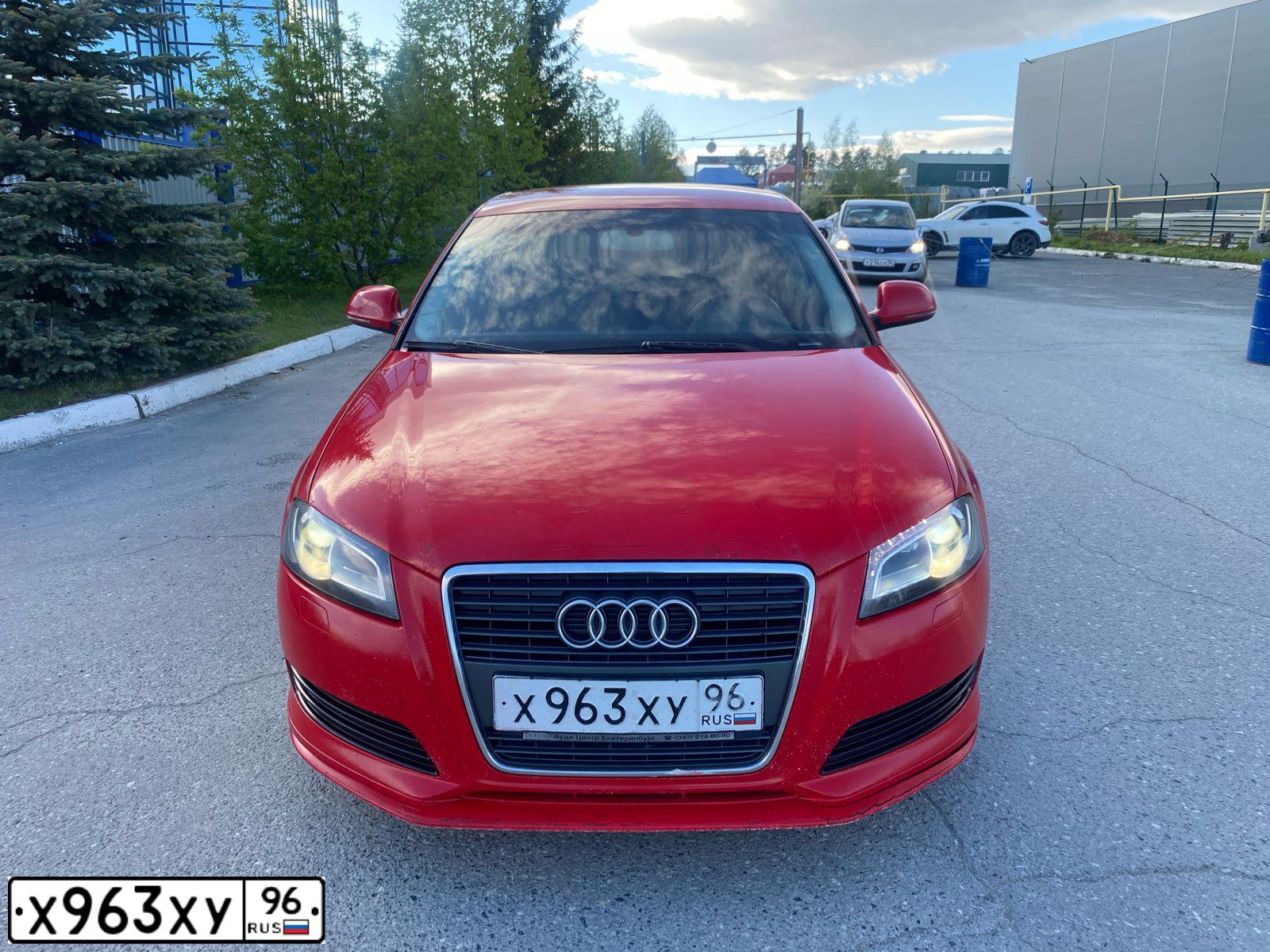 Фото автомобиля AUDI A3, 2009 — госномер Р902ЕТ774. Цвет: Красный