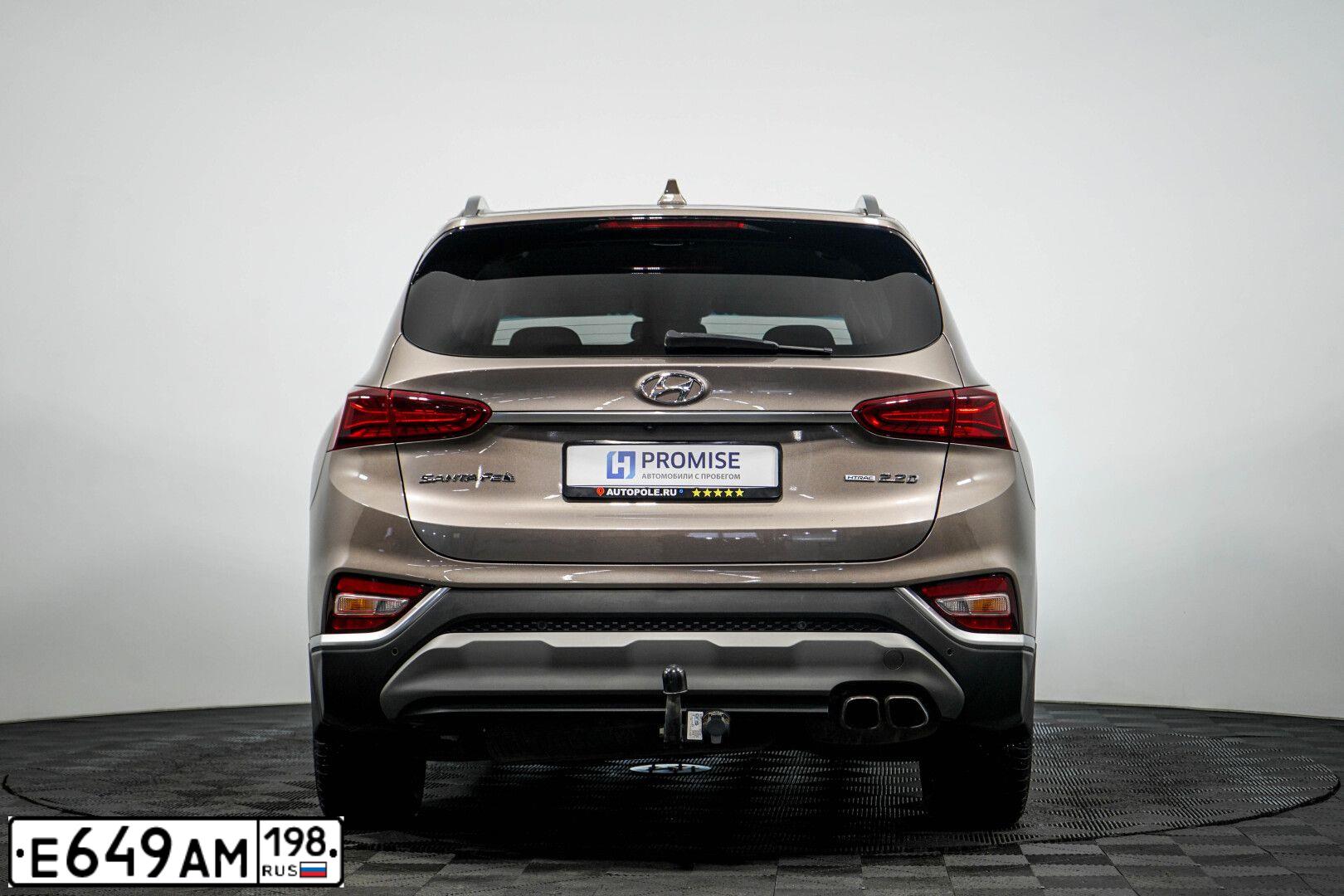 Фото автомобиля HYUNDAI I SANTA FE, 2019 — госномер Е649АМ198. Цвет: БЕЖЕВЫЙ