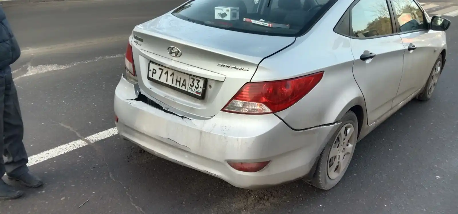Фото автомобиля HYUNDAI SOLARIS, 2014 — госномер Р711НА33. Цвет: Серебристый