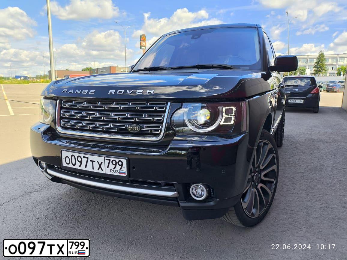 Фото автомобиля LANDROVER RANGE ROVER, 2010 — госномер О097ТХ799. Цвет: ЧЕРНЫЙ