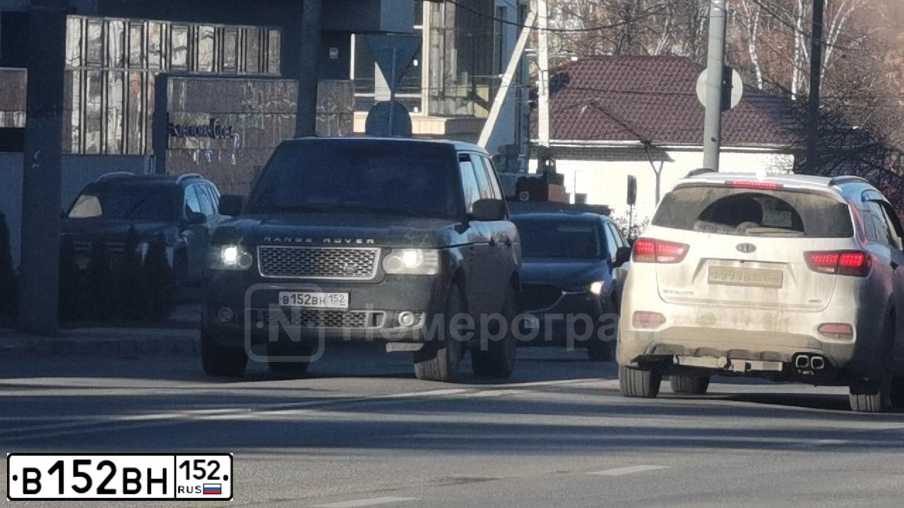 Фото автомобиля TOYOTA HIGHLANDER, 2011 — госномер М152НУ152. Цвет: ЧЕРНЫЙ